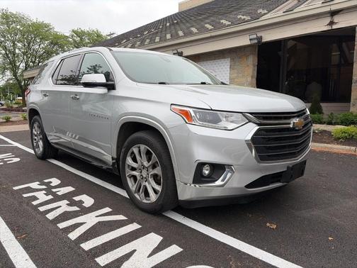 Silver Ice Metallic 2018 Chevrolet Traverse Premier