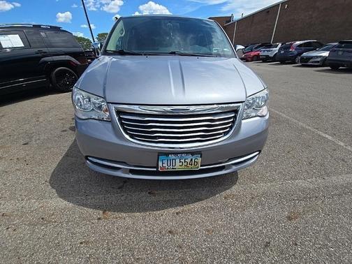 2015 Chrysler Town & Country Touring-L