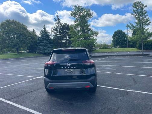 Black 2023 Nissan Rogue S