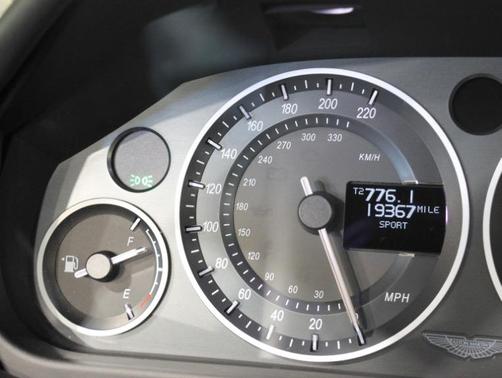 2012 Aston Martin V12 Vantage RARE MANUAL-OVER 200K MSRP-20K RECENT MAINTENANCE