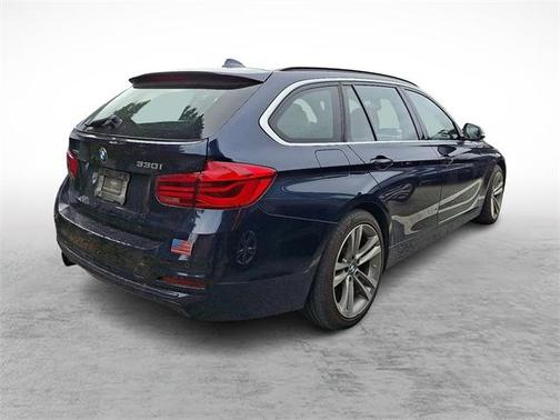 2017 BMW 330 i xDrive