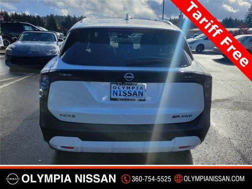 2025 Nissan Kicks SR