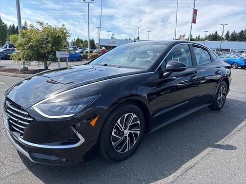 2022 Hyundai SONATA Hybrid Base