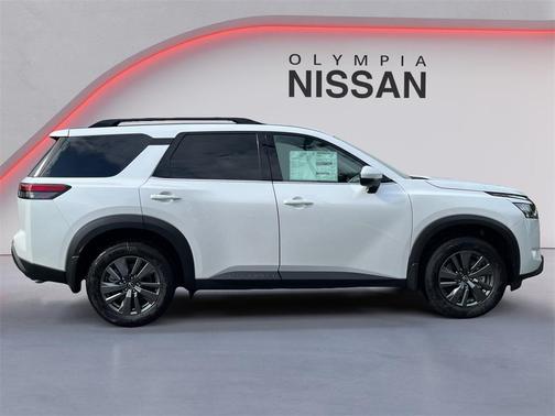 2025 Nissan Pathfinder SV