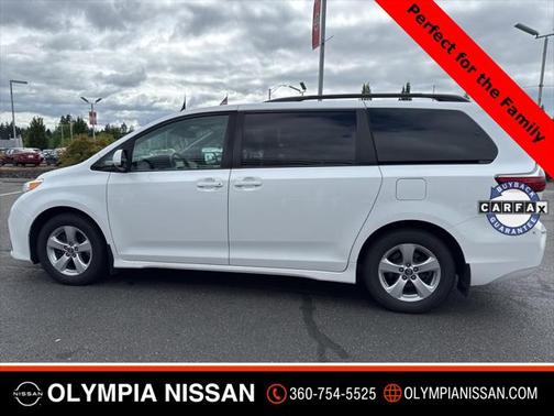 2020 Toyota Sienna LE
