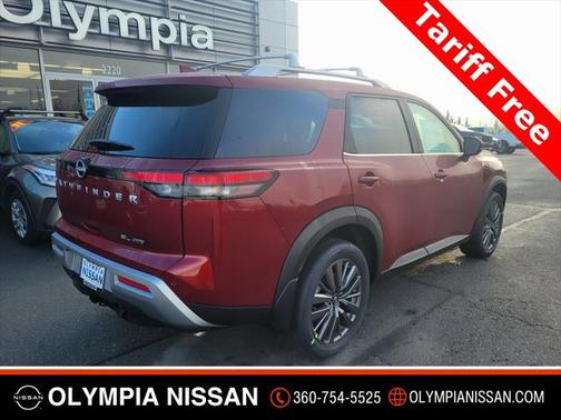 2025 Nissan Pathfinder SL