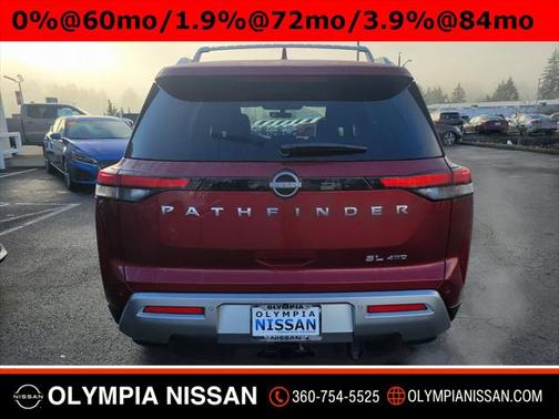 2025 Nissan Pathfinder SL