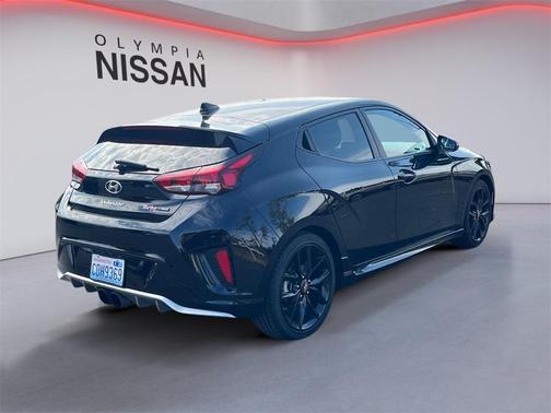 2020 Hyundai Veloster Base