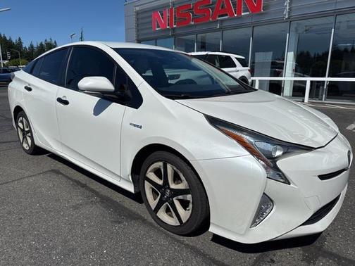 2017 Toyota Prius Three Touring