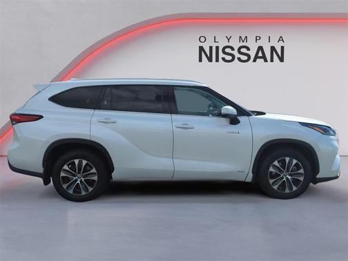2021 Toyota Highlander Hybrid XLE