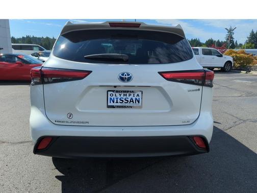 2021 Toyota Highlander Hybrid XLE