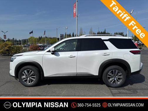 2025 Nissan Pathfinder SL