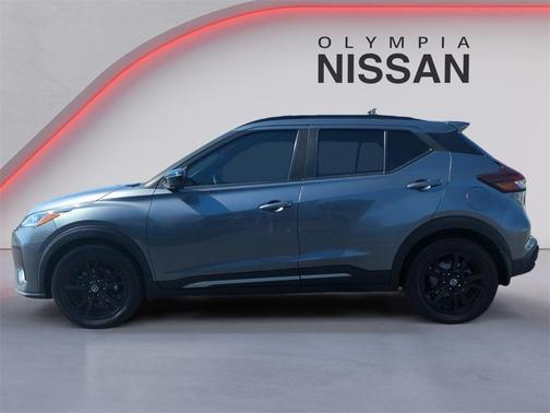 2021 Nissan Kicks SR