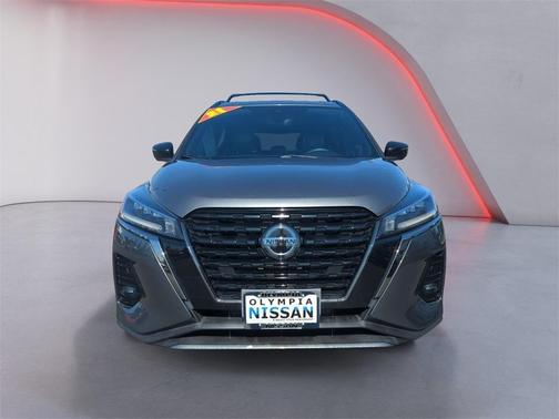 2021 Nissan Kicks SR