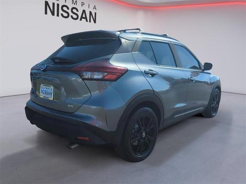 2021 Nissan Kicks SR