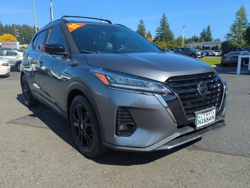 2021 Nissan Kicks SR
