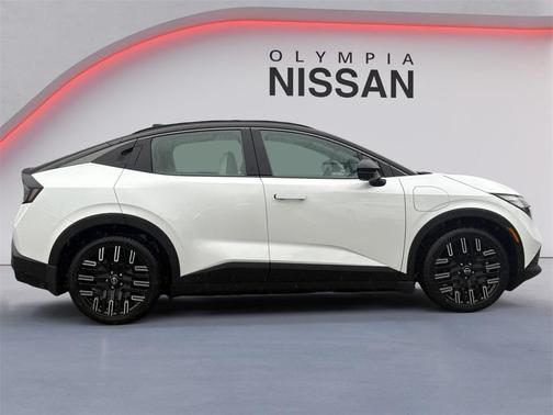 2026 Nissan Leaf PLATINUM+