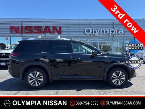 2023 Nissan Pathfinder SL
