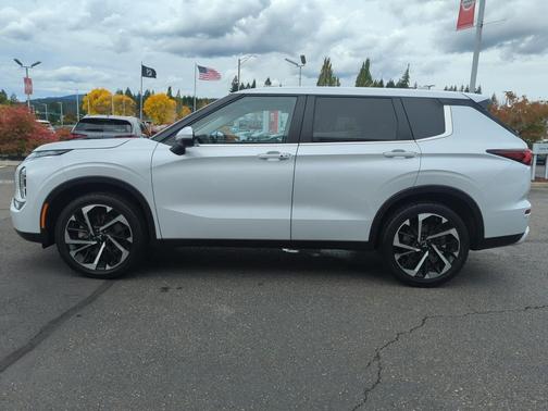 2024 Mitsubishi Outlander SE Black Edition