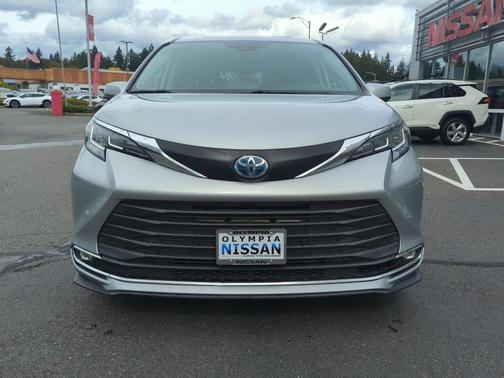 2021 Toyota Sienna XLE 7 Passenger