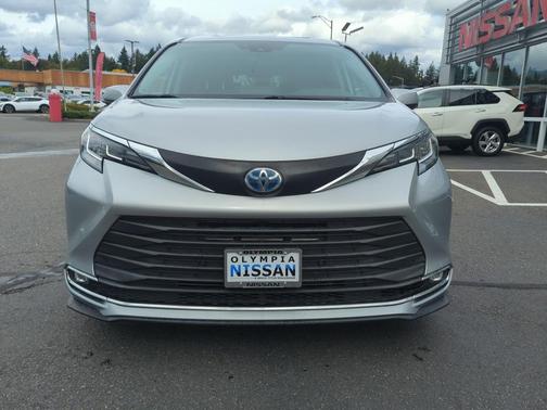 2021 Toyota Sienna XLE 7 Passenger