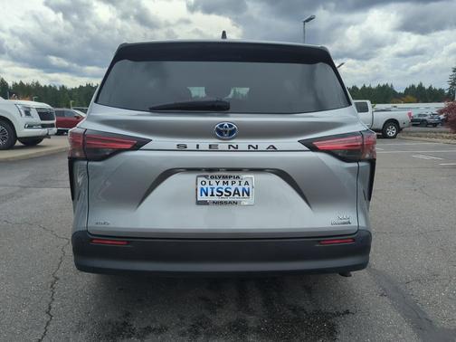 2021 Toyota Sienna XLE 7 Passenger