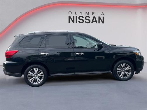 2018 Nissan Pathfinder SV