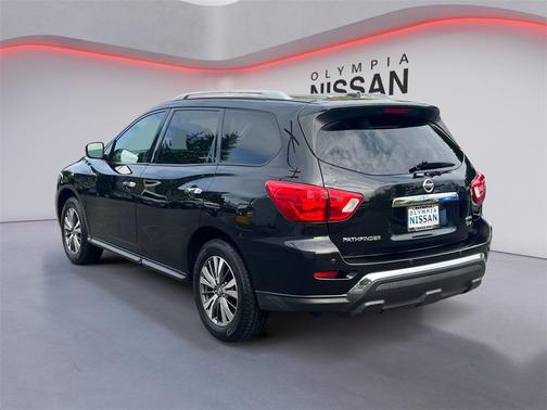 2018 Nissan Pathfinder SV