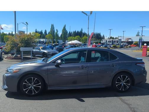 2019 Toyota Camry Hybrid SE