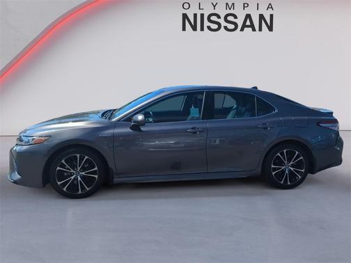 2019 Toyota Camry Hybrid SE