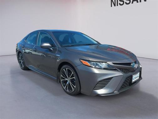 2019 Toyota Camry Hybrid SE