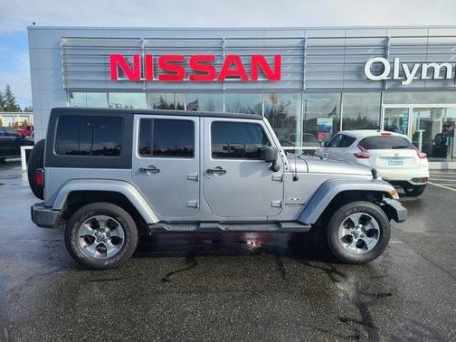Photo 2 of 22 of 2018 Jeep Wrangler JK Unlimited Sahara