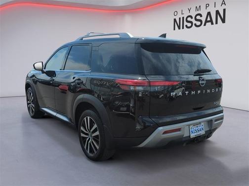2024 Nissan Pathfinder Platinum