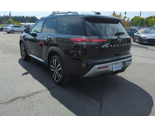 2024 Nissan Pathfinder Platinum