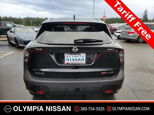 2025 Nissan Kicks SR