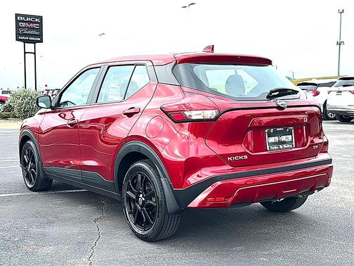 2024 Nissan Kicks SV