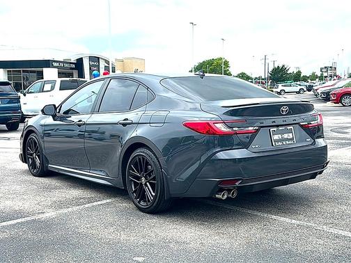 UNDERGROUND 2025 Toyota Camry LE