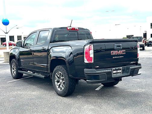 Onyx Black 2022 GMC Canyon AT4