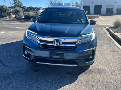 2022 Honda Pilot Touring 8-Passenger