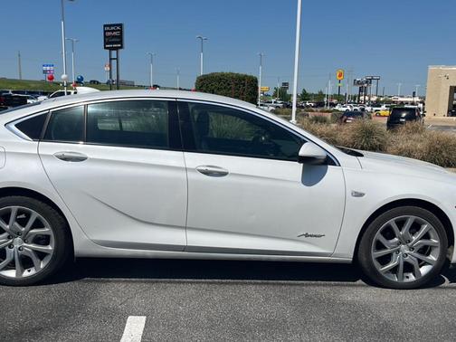 2020 Buick Regal Sportback Avenir