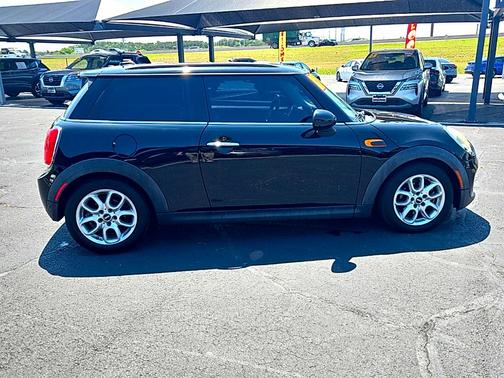 Midnight Black Metallic 2017 MINI Hardtop Cooper