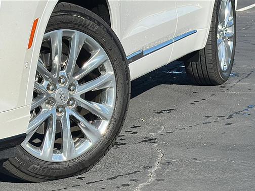 2023 Cadillac XT6 Premium Luxury FWD