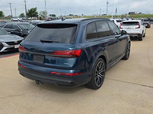 2021 Audi Q7 55 Prestige