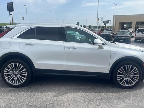 2024 Cadillac XT4 Premium Luxury