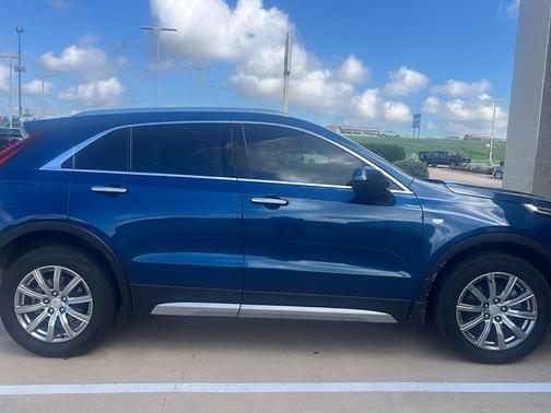 2019 Cadillac XT4 Premium Luxury
