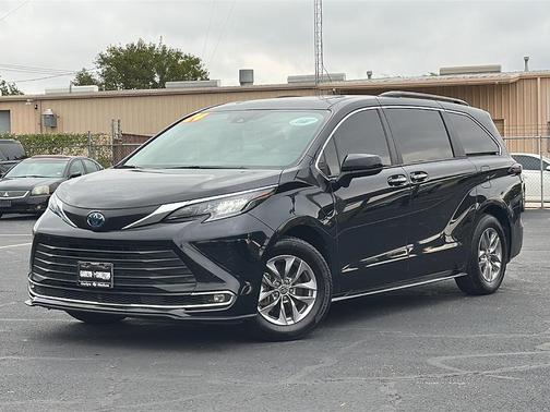 2024 Toyota Sienna 