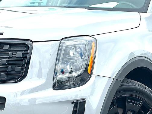 Glacial White Pearl 2022 Kia Telluride SX