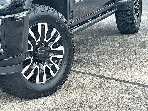 Onyx Black 2024 GMC Sierra 2500 Denali Ultimate