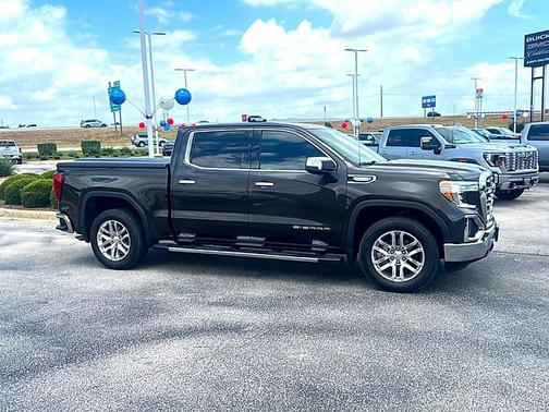 Brownstone Metallic 2021 GMC Sierra 1500 SLT