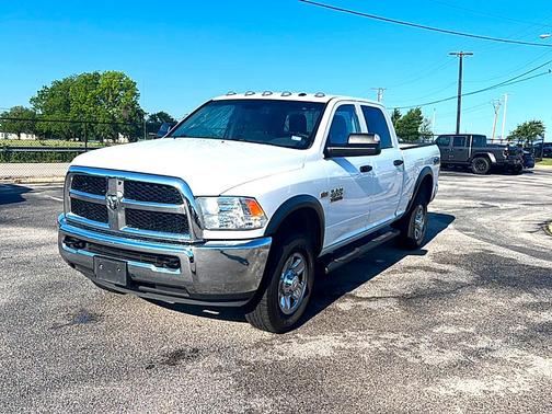 Bright White Clearcoat 2018 RAM 2500 Tradesman